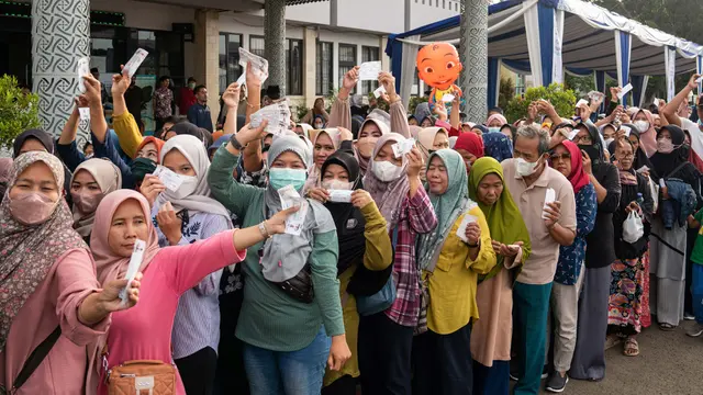 Safari Ramadan BUMN 2023, SIG Salurkan 1.000 Paket Sembako Murah