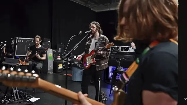 Hozier dalam MV Too Sweet. (Tangkapan layar YouTube/ hozier)