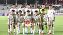 <p>Foto tim starting XI Timnas Indonesia U-20 jelang dimulainya laga kedua uji coba internasional menghadapi Timnas China U-20 di Stadion Madya Gelora Bung Karno, Senayan, Jakarta, Senin (25/3/2024). (Bola.com/Abdul Aziz)</p>