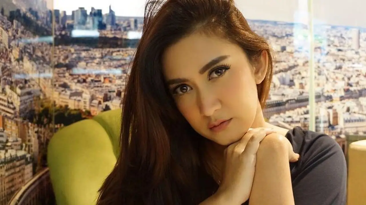 [Bintang] Nafa Urbach
