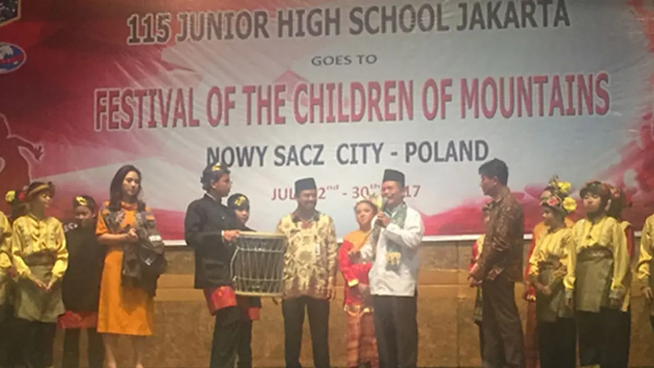 SMP Negeri 115 Jakarta Ikuti Festival Internasional di Polandia