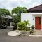 10 Warna Pintu untuk Rumah Kecil Berdinding Putih, Ciptakan Kesan Mewah
