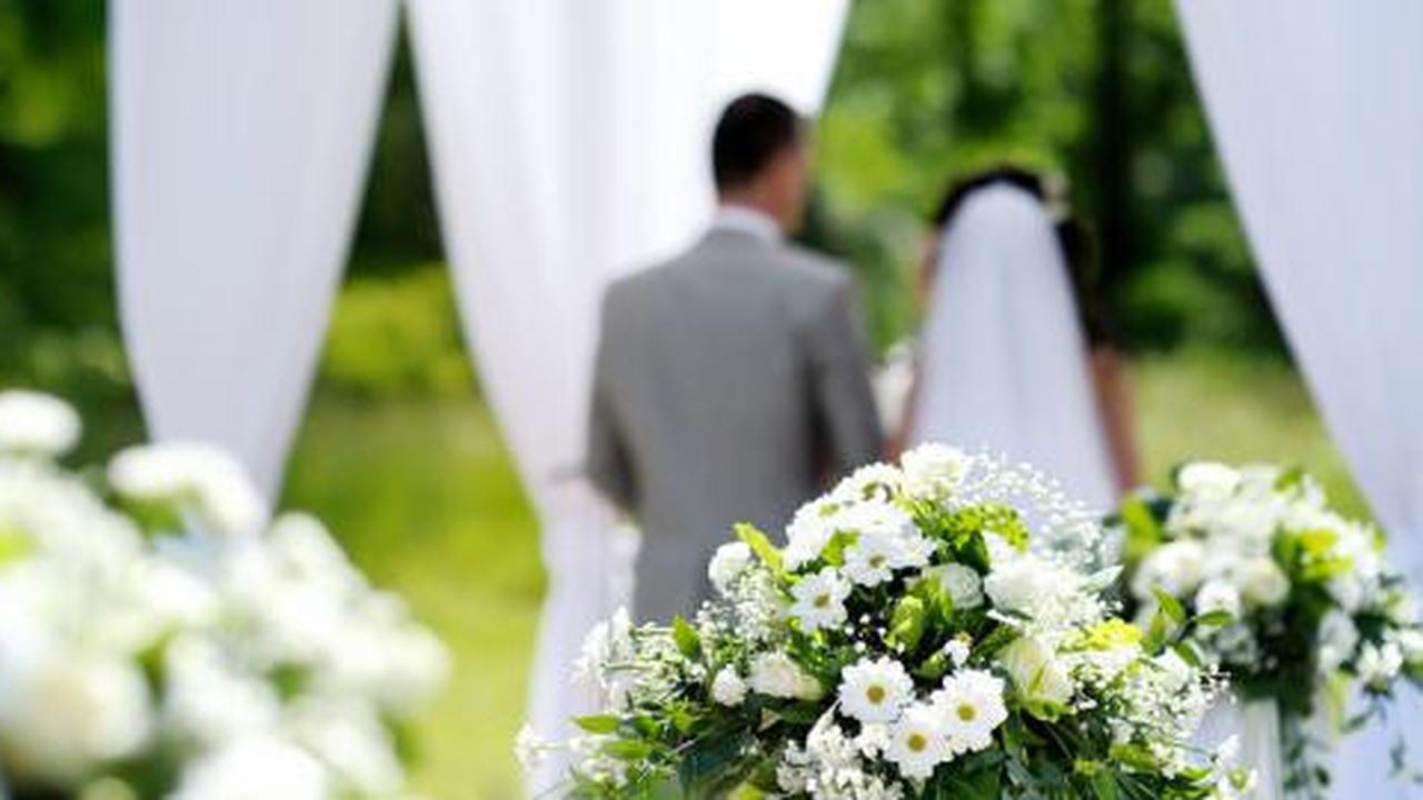 66 Pasangan pengantin di Jakbar menikah di tanggal 12-12-12
