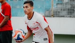 Alfin Faiz Kelilauw menjadi andalan Garudayaksa FC di sisi kiri pertahanan untuk Pegadaian Championship 2025/2026. (Dok. Garudayaksa)