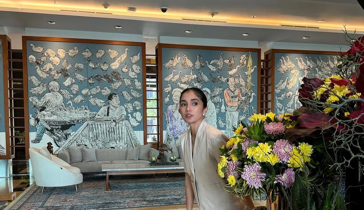 Istri Andhika Pratama ini memang dikenal selalu berhasil menjaga penampilan agar tetap modis. Ussy mengungkapkan salah satu rahasia awet mudanya adalah rajin berolahraga.   (Liputan6.com/IG/@ussypratama)