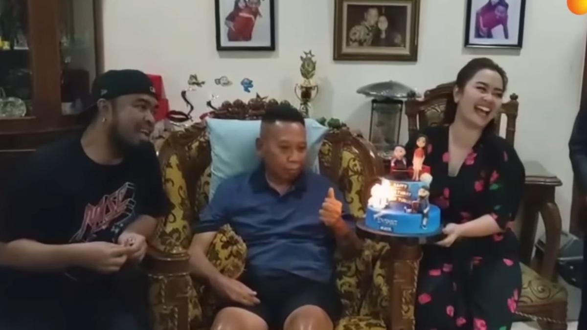 Surprise Ultah ke- 62 Tukul Arwana Dipenuhi Suasana Haru, Tawa, dan Semangat untuk Pulih