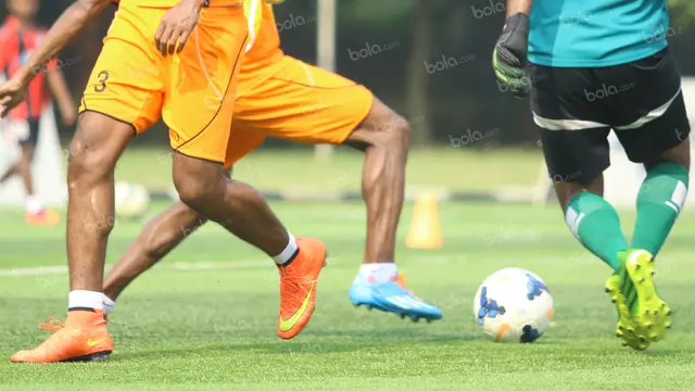 Persaingan Nike vs Adidas juga terjadi di produk sepatu bola