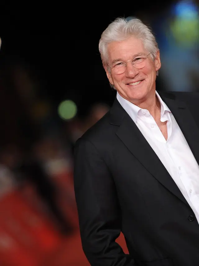 [Bintang] Berlibur ke Indonesia