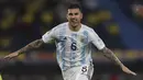 Gelandang timnas Argentina, Leandro Paredes merayakan gol kedua timnya yang dicetak ke gawang Kolombia pada laga lanjutan Kualifikasi Piala Dunia 2022 Zona Amerika Selatan di Stadion Metropolitano, Rabu (9/6/2021) pagi WIB. Argentina bermain imbang 2-2 dengan Kolombia. (AP Photo/Fernando Vergara)