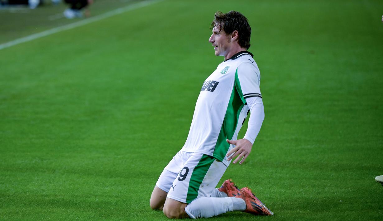 Dua gol kemenangan Sassuolo lahir melalui Armand Laurienté dan Andrea Pinamonti. Sementara satu-satunya gol balasan Cagliari dihasilkan Sebastiano Esposito. (Gianluca Zuddas/LaPresse via AP)