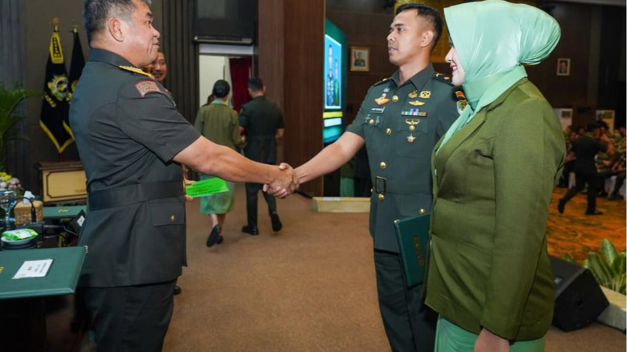FOTO: Kasad Maruli Ingatkan  Lulusan Seskoad Ditantang Jadi Pemimpin Visioner dan Inovatif