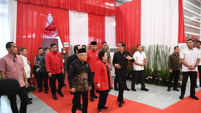 Presiden Joko Widodo atau Jokowi tiba di Stadion Utama Gelora Bung Karno (GBK) dalam rangka menghadiri puncak perayaan Bulan Bung Karno 2023.