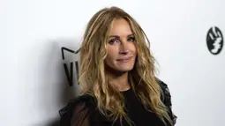 Julia Roberts terkenal sebagai selebriti papan atas. Namun dilansir dari cbsnews, ia pernah menjadi penderita gagap atau kesulitan untuk berbicara. (VALERIE MACON / AFP)