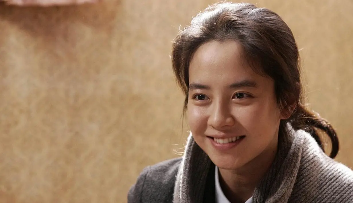 Eul Soon sendiri dikisahkan sebagai penulis drama yang tak beruntung. Kehidupannya sangat sulit dan gelap. Namun dirinya berhati hangat. (Soompi)