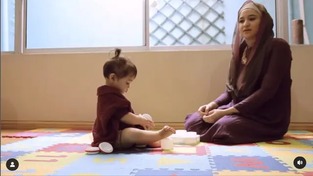 6 Potret Lawas Marshanda dan Sienna Masih Bayi, Berbagi Tips Parenting Inspiratif