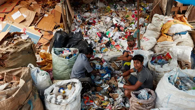 Sampah plastik daur ulang yang ramah lingkungan
