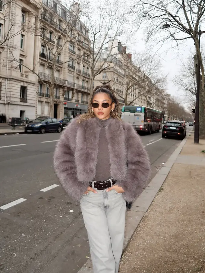 Gaya Chic Zsa Zsa Utari saat Musim Dingin di Paris, Dipuji Bak Artis Internasional