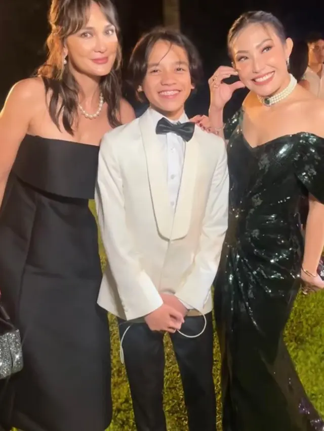 6 Gaya Elegan Luna Maya Dapat Buket Bunga di Pesta Pernikahan BCL dan Tiko Aryawardhana