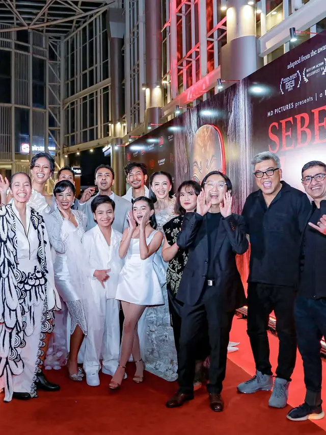 Berkebaya Putih Klasik, Tampilan Fanny Ghassani di Gala Premier Film SEBELUM 7 Hari Jadi Sorotan (credit: instagram/fannyghassani).