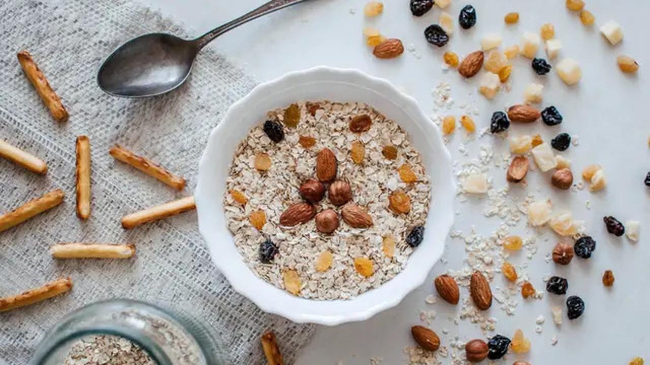 7 Makanan yang Membantu Mengempiskan Perut Buncit Secara Alami dan Efektif