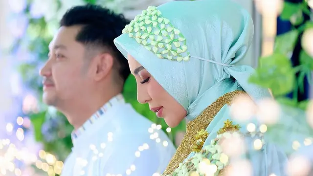 Potret Tasyakuran 7 Bulanan Istri Angga Wijaya
