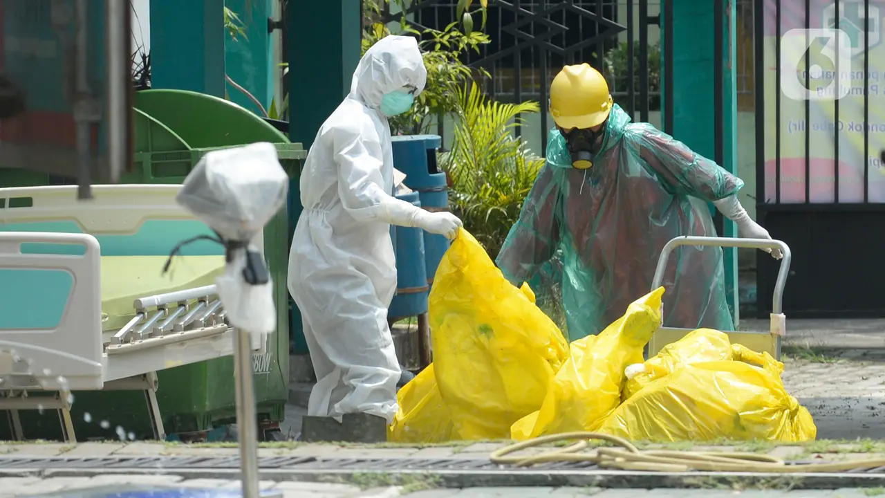 Cegah Penyebaran COVID-19, Puskesmas Pamulang Disterilkan