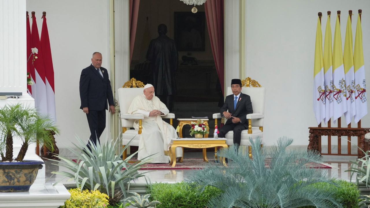 Paus Fransiskus bertemu Jokowi di Istana Merdeka