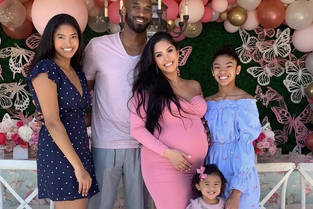[Fimela] Potret Kenangan Kobe Bryant dan Gigi Bryant