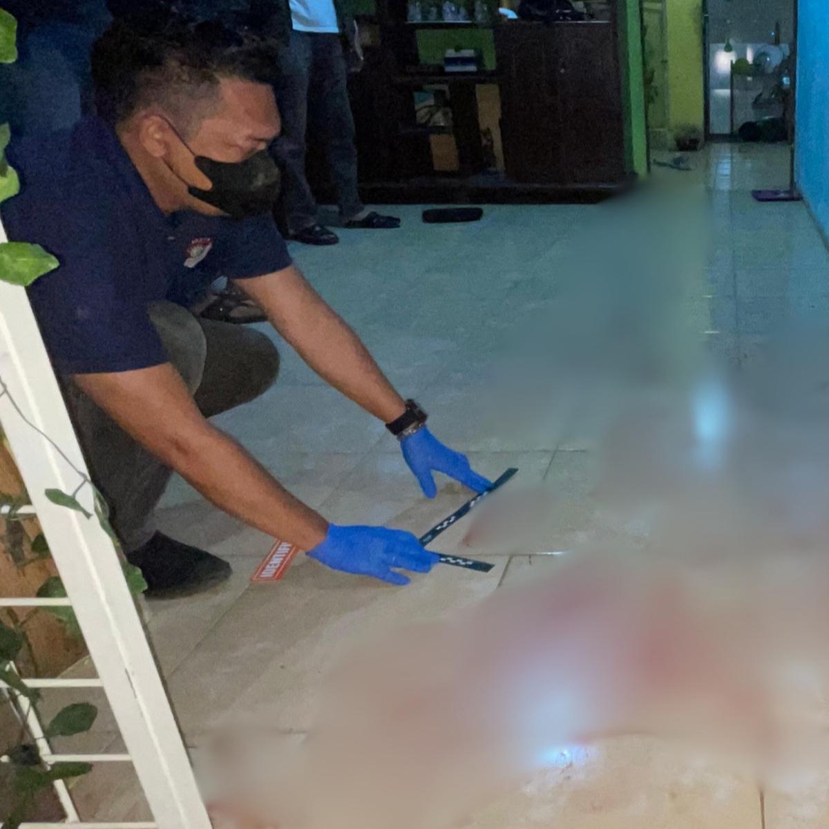 Guru Tewas Bersimbah Darah di Kamar Rumah Diduga Ditusuk Tetangga