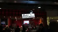 Salah satu restoran cepat saji yang khusus menjual Poutine di kanada adalah Smoke's Poutinerie.