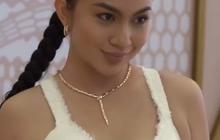 Cantiknya Ariel Tatum Pakai Dress Putih dengan Rambut Dikepang, Ini Foto-fotonya
