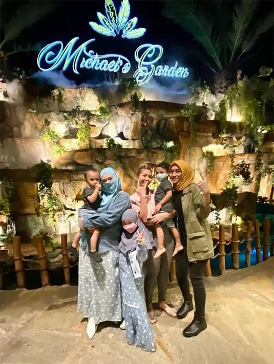 <p>Tidak hanya harus menghadapi gugatan dari Virgoun, Inara Rusli juga dilaporkan ke polisi oleh wanita bernama Tenri Ajeng. Wanita tersebut masuk dalam surat pengakuan selingkuh Virgoun. [Instagram/mommy_starla]</p>