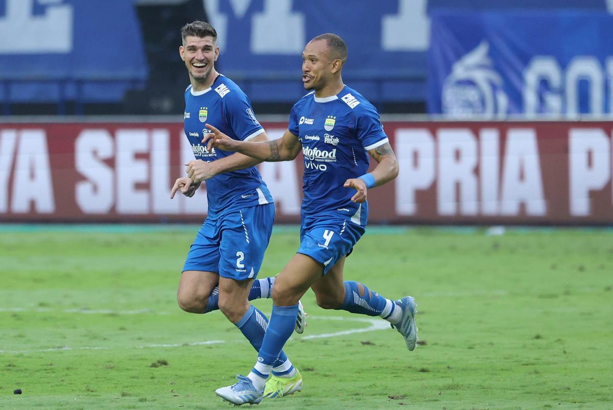 FOTO: Persib Bandung Juara Liga 1 BRI 2024/2025 dengan menutup Kemenangan 3-2 atas Persis Solo