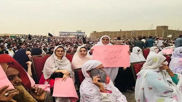 Perempuan Pashtun berpartisipasi dalam Protes PTM