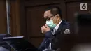 Terdakwa kasus dugaan suap penghapusan red notice atas nama Djoko S Tjandra, Brigjen (Pol) Prasetijo Utomo saat menjalani sidang lanjutan di Pengadilan Tipikor Jakarta, Senin (7/12/2020). Sidang menyimak keterangan saksi-saksi. (Liputan6.comHelmi Fithriansyah)