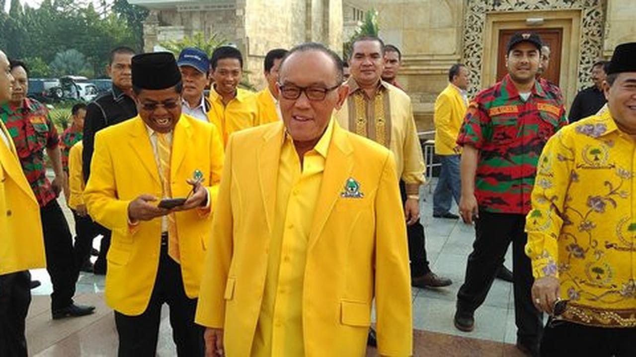 HUT Golkar ke-51, Ical ziarah ke TMP dan baksos di Kampung Pulo