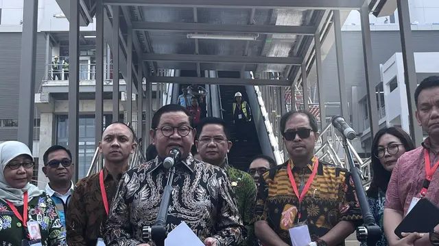 Gubernur DKI Jakarta Pramono Anung di Stasiun LRT Manggarai, Jakarta Selatan, Kamis (13/8/2026). (Liputan6.com/Winda Nelfira)