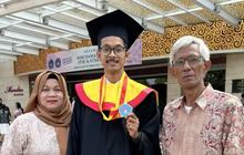 Bikin Haru Driver Ojol Lulus Kuliah Sarjana, 'Ibu Bangga Sama Kamu’ Saat Wisuda Dikawal Teman Seperjuangan