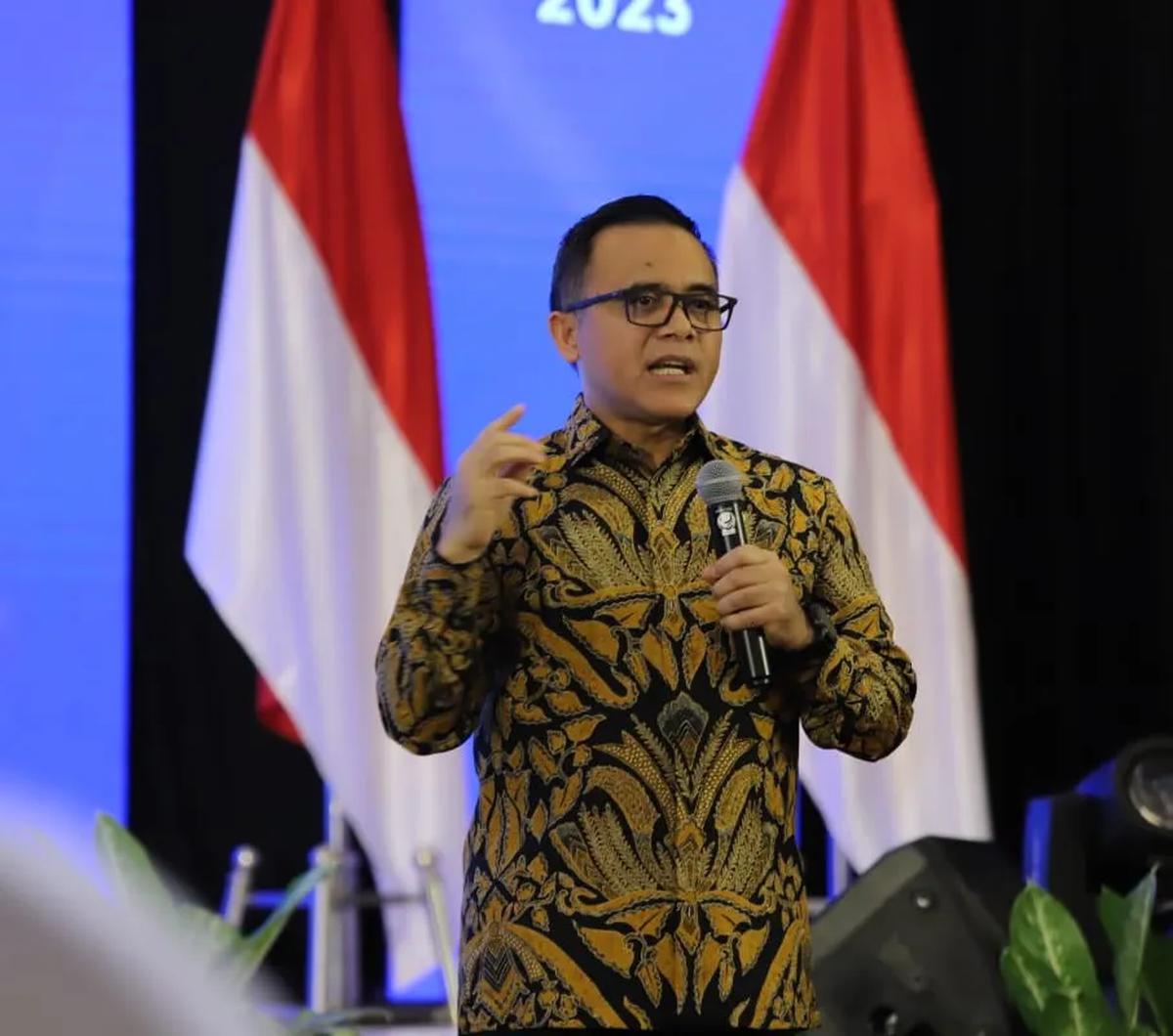 Menpan Anas mengatakan, hal itu merujuk pada evaluasi kinerja terhadap ASN yang dilakukan lebih singkat. Awalnya, evaluasi tahunan, tapi diubah menjadi 4 kali dalam setahun dan 1 kali evaluasi tahunan.