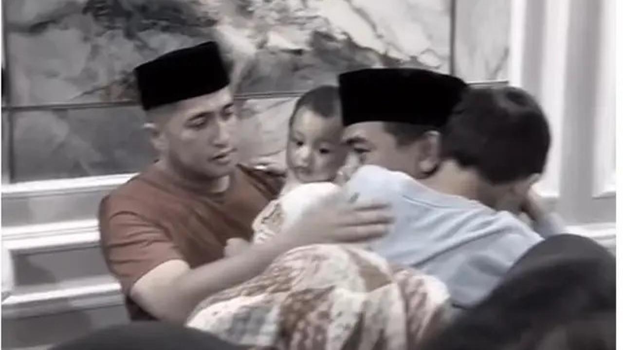 6 Momen Haru Raffi Ahmad dan Irfan Hakim Gendong Bayi Kembar Mpok Alpa di Rumah Duka