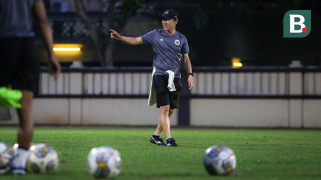 Latihan Timnas Indonesia Senior dan Timnas Indonesia U-20