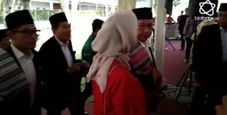 Rangkaian pesta adat pernikahan Batak Mandailing Kahiyang Ayu dan Bobby Nasution mulai digelar hari ini, Jumat (24/11).