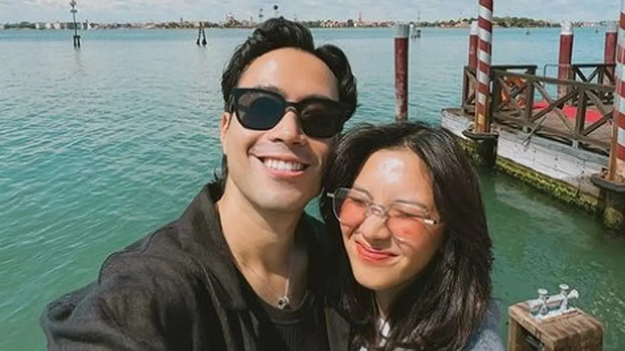 Vidi Aldiano dan Sheila Dara liburan bareng (Instagram/vidialdiano)
