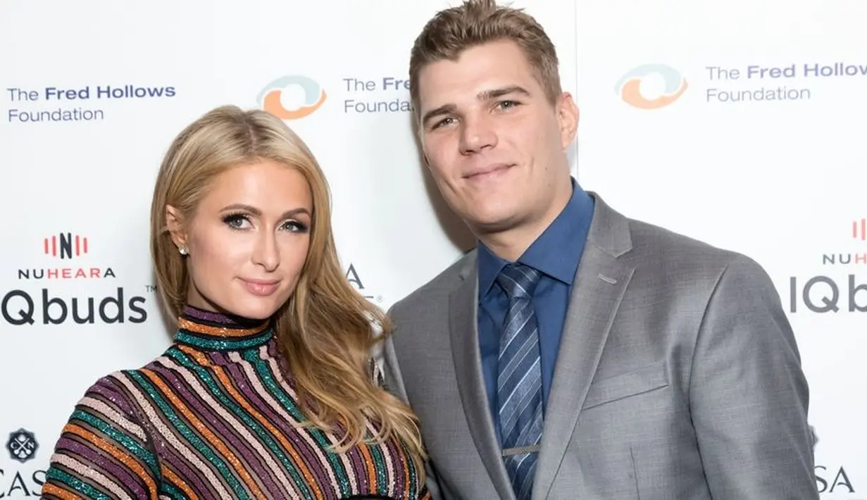 Parus Hilton mengumumkan bahwa ia sudah bertunangan dengan Chris Zylka di awal tahun 2018. (Getty Images - Cosmopolitan)
