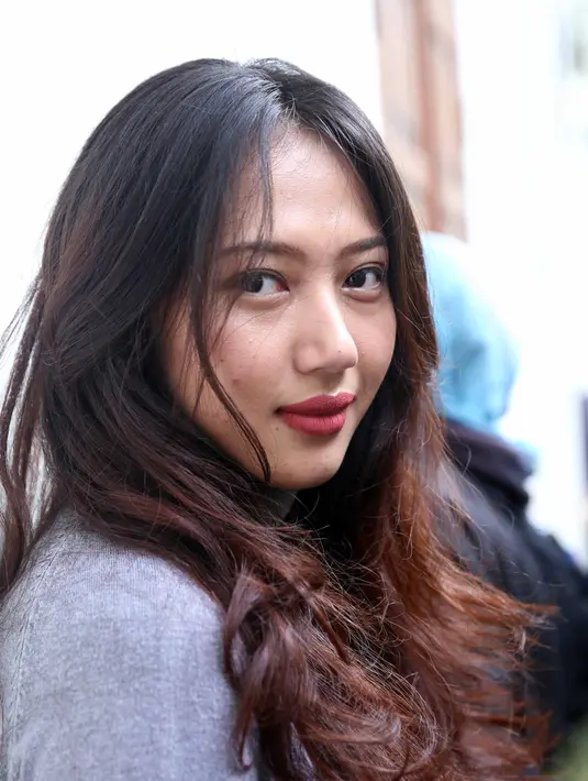 Tidak hanya sampai disitu, bahkan adiknya sempat malu karena ada Brajamusti di belakang namanya. Bahkan, hingga menghapus nama belakangnya. (Nurwahyunan/Bintang.com)