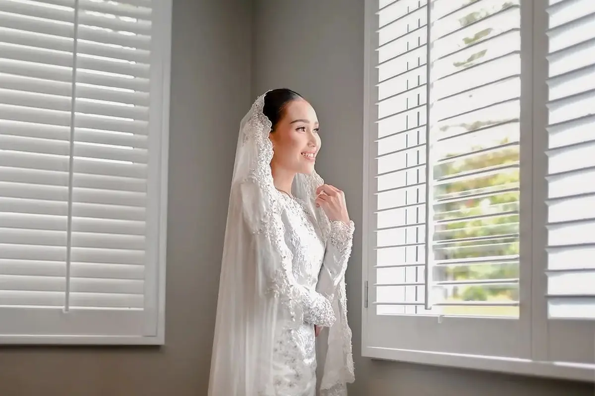 6 Gaya Ayu Ting Ting Pakai Busana Rancangan Ayung berinda hingga Hari Pertunangannya