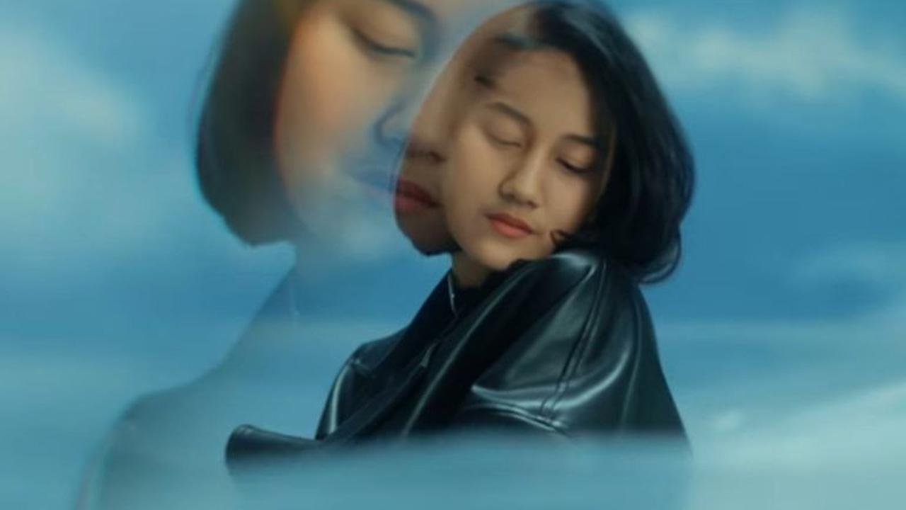 Lagu 'Bertemu Kembali'  sebagai wujud penghormatan kepada sahabat tercintanya, Nike Ardilla. Lagu ini juga sebagai momen perayaan di hari ulang tahun Nike Ardilla pada 27 Desember nanti.