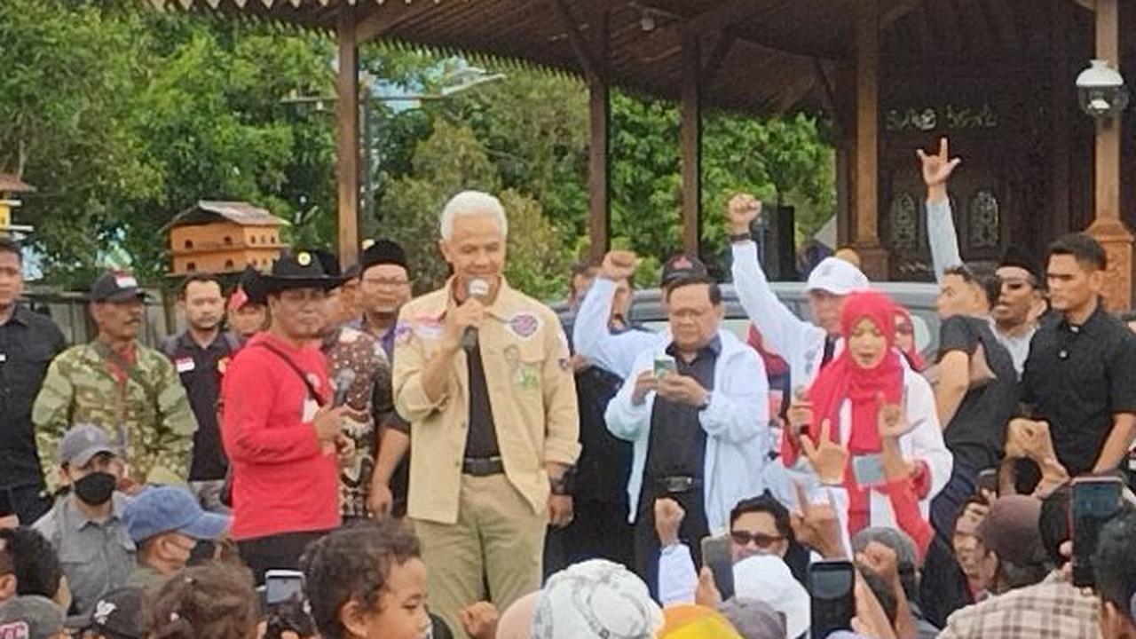 Selain itu, Ganjar menilai mahalnya harga pangan juga berdampak pada tak stabilnya harga telur di pasaran.&nbsp;<br>