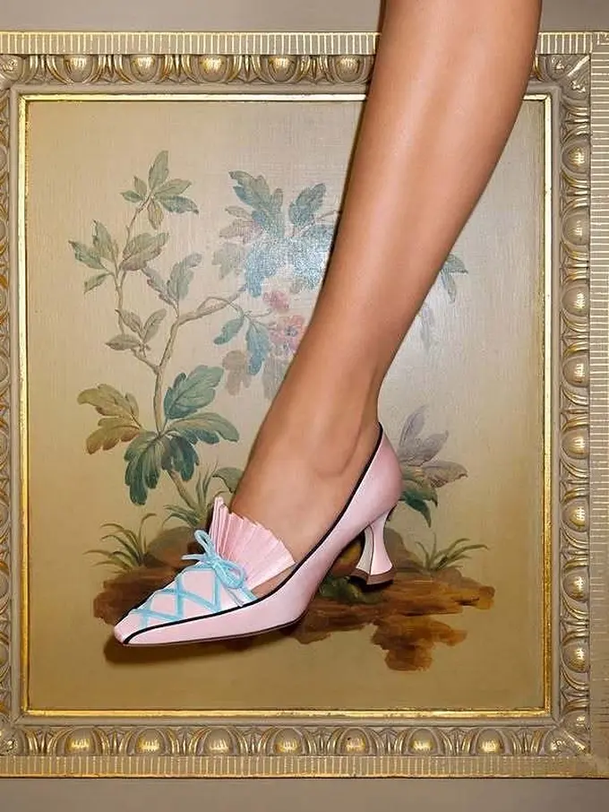 Dari Hidup Mewah Marie Antoinette, Manolo Blahnik Ciptakan Koleksi Sepatu Bak Sang Ratu
