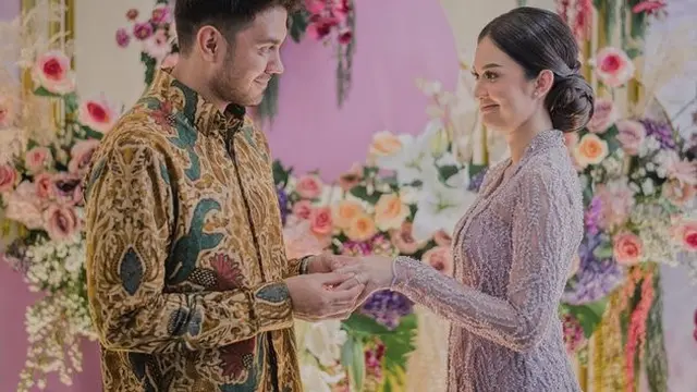 Pernikahan Artis Melepas Status Duda